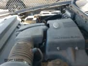 ✅ 2004 Ford Expedition Special Service • VIN: 1FMPU16LX4LB71557 • Lot: 43175409. Wystawiony na IAAI z przebiegiem 210 588 mil. Bezpłatny archiwum sprzedaży aukcyjnych z USA i szczegółowy raport historii pojazdu na DreamBid. Zdjęcie 13.