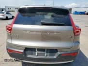 ✅ 2022 Volvo XC40 Momentum • VIN: YV4162UK7N2681552 • Lot: 67383405. Listed on Copart with 21,537 mi. Free auction sales archive from the USA and detailed vehicle history report at DreamBid. Image 6.