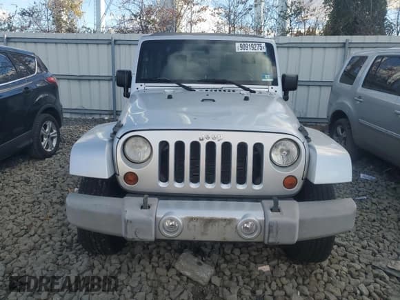 ✅ 2010 Jeep Wrangler Unlimited Sahara • VIN: 1J4HA5H12AL185172 • Lot: 90919275. Wystawiony na Copart z przebiegiem 230 887 mil. Bezpłatny archiwum sprzedaży aukcyjnych z USA i szczegółowy raport historii pojazdu na DreamBid. Zdjęcie 5.
