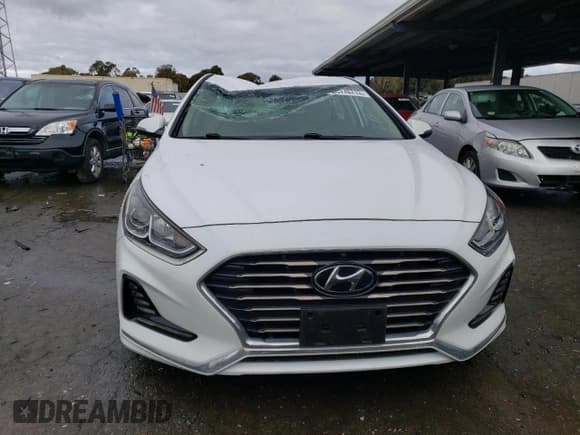 ✅ 2018 Hyundai Sonata Limited • VIN: 5NPE34AF1JH664951 • Лот: 45776713. Опубликован ранее на Copart с пробегом 40 800 миль. Бесплатный доступ к архиву аукционных продаж из США и подробный отчёт об истории автомобиля на DreamBid. Изображение 5.