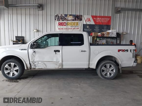 ✅ 2015 Ford F-150 XLT • VIN: 1FTEW1EF0FFB70257 • Lot: 42084443. Listed on IAAI with 123,351 mi. Free auction sales archive from the USA and detailed vehicle history report at DreamBid. Image 14.