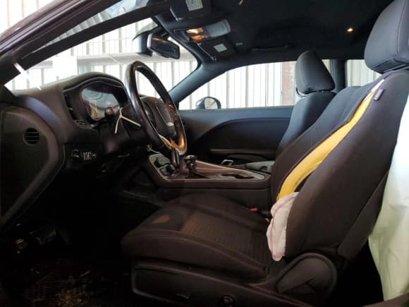 ✅ 2019 Dodge Challenger SXT • VIN: 2C3CDZAG2KH723479 • Lot: 55332404. Wystawiony na Copart z przebiegiem 84 405 mil. Bezpłatny archiwum sprzedaży aukcyjnych z USA i szczegółowy raport historii pojazdu na DreamBid. Zdjęcie 7.