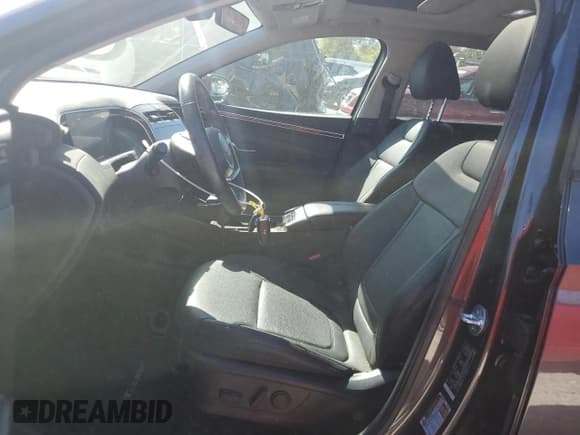 ✅ 2024 Hyundai Tucson SEL • VIN: 5NMJFCDE9RH325057 • Lot: 74857344. Wystawiony na Copart z przebiegiem 7 014 mil. Bezpłatny archiwum sprzedaży aukcyjnych z USA i szczegółowy raport historii pojazdu na DreamBid. Zdjęcie 7.