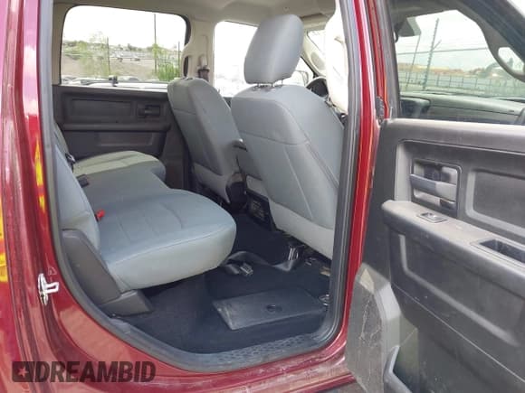 ✅ 2018 Ram 2500 Tradesman • VIN: 3C6UR5CJ6JG381673 • Lot: 42625712. Listed on IAAI with 131,207 mi. Free auction sales archive from the USA and detailed vehicle history report at DreamBid. Image 8.