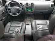 ✅ 2005 Chevrolet Colorado 1SF LS Z71 • VIN: 1GCDT136358151762 • Лот: 52718265. Опубликован ранее на Copart с пробегом 303 697 миль. Бесплатный доступ к архиву аукционных продаж из США и подробный отчёт об истории автомобиля на DreamBid. Изображение 8.