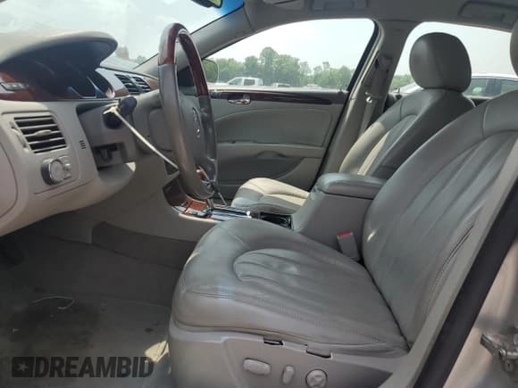 ✅ 2009 Buick Lucerne CXL • VIN: 1G4HD57M29U143823 • Lot: 60899705. Wystawiony na Copart z przebiegiem 67 844 mil. Bezpłatny archiwum sprzedaży aukcyjnych z USA i szczegółowy raport historii pojazdu na DreamBid. Zdjęcie 7.