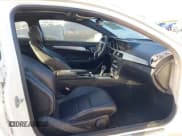 ✅ 2012 Mercedes-Benz C 250 • VIN: WDDGJ4HB5CF771439 • Lot: 43199556. Wystawiony na IAAI z przebiegiem 102 608 mil. Bezpłatny archiwum sprzedaży aukcyjnych z USA i szczegółowy raport historii pojazdu na DreamBid. Zdjęcie 5.