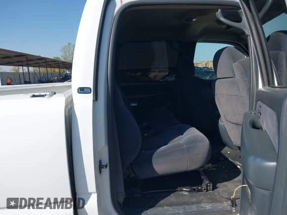 ✅ 2002 Chevrolet Silverado 2500HD LT • VIN: 1GCHK23U62F183928 • Lot: 43651982. Wystawiony na IAAI z przebiegiem 210 872 mil. Bezpłatny archiwum sprzedaży aukcyjnych z USA i szczegółowy raport historii pojazdu na DreamBid. Zdjęcie 7.