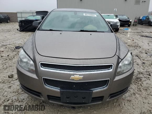 ✅ 2012 Chevrolet Malibu 1LS • VIN: 1G1ZB5E07CF107905 • Lot: 80743964. Wystawiony na Copart z przebiegiem 210 421 mil. Bezpłatny archiwum sprzedaży aukcyjnych z USA i szczegółowy raport historii pojazdu na DreamBid. Zdjęcie 5.