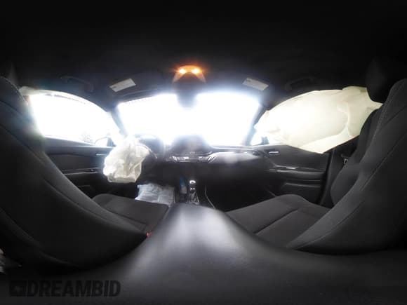 ✅ 2019 Toyota C-HR XLE • VIN: NMTKHMBX7KR077577 • Лот: 43282441. Опубликован ранее на IAAI с пробегом 139 886 миль. Бесплатный доступ к архиву аукционных продаж из США и подробный отчёт об истории автомобиля на DreamBid. Изображение 18.