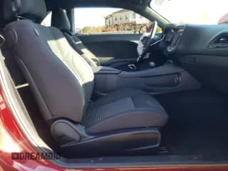 ✅ 2019 Dodge Challenger SXT • VIN: 2C3CDZAG3KH530211 • Lot: 65396832. Wystawiony na Copart z przebiegiem 26 921 mil. Bezpłatny archiwum sprzedaży aukcyjnych z USA i szczegółowy raport historii pojazdu na DreamBid. Zdjęcie 5.