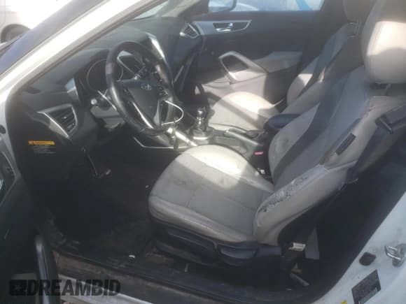 ✅ 2013 Hyundai Veloster RE:MIX • VIN: KMHTC6AD9DU139207 • Lot: 88021815. Wystawiony na Copart z przebiegiem 171 678 mil. Bezpłatny archiwum sprzedaży aukcyjnych z USA i szczegółowy raport historii pojazdu na DreamBid. Zdjęcie 7.