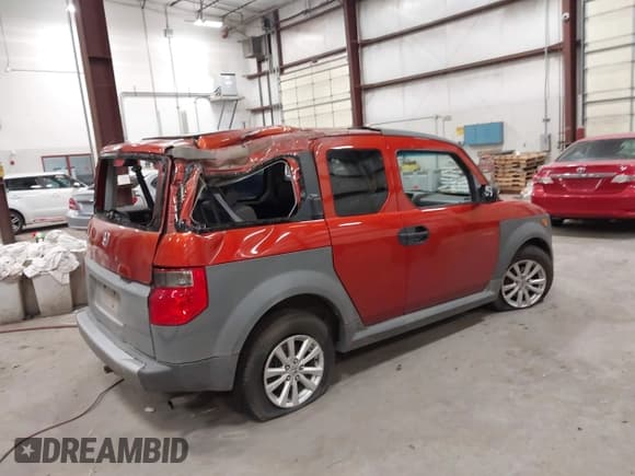 ✅ 2005 Honda Element LX • VIN: 5J6YH28305L031867 • Lot: 42546963. Listed on IAAI with 170,224 mi. Free auction sales archive from the USA and detailed vehicle history report at DreamBid. Image 4.