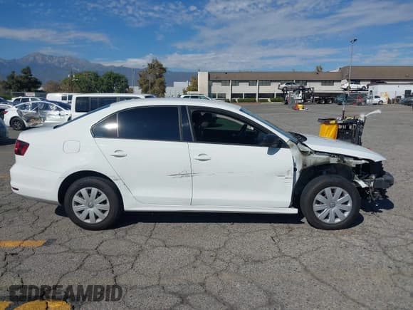 ✅ 2016 Volkswagen Jetta S • VIN: 3VW267AJ0GM270132 • Lot: 43503325. Wystawiony na IAAI z przebiegiem 138 761 mil. Bezpłatny archiwum sprzedaży aukcyjnych z USA i szczegółowy raport historii pojazdu na DreamBid. Zdjęcie 14.