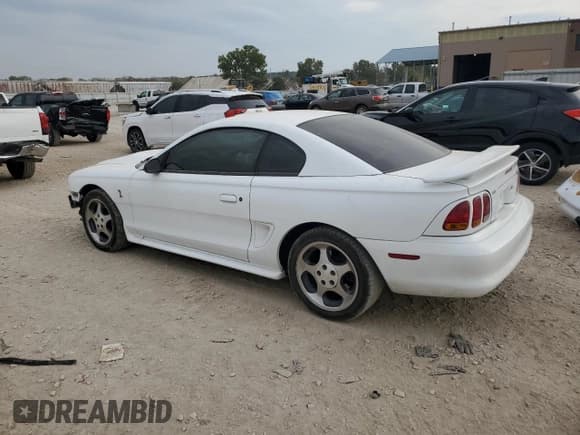 ✅ 1996 Ford Mustang Cobra • VIN: 1FALP47V4TF125883 • Лот: 86488405. Опубликован ранее на Copart с пробегом 73 595 миль. Бесплатный доступ к архиву аукционных продаж из США и подробный отчёт об истории автомобиля на DreamBid. Изображение 2.