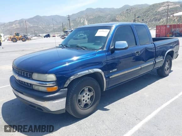 ✅ 2001 Chevrolet Silverado 1500 LT • VIN: 1GCEC19T61Z324941 • Lot: 42094622. Wystawiony na IAAI z przebiegiem 192 814 mil mil. Skorzystaj z bezpłatnego archiwum sprzedaży aukcyjnych z USA i zobacz szczegółowy raport historii pojazdu na DreamBid. Zdjęcie 2.
