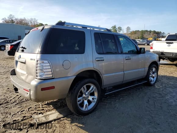 ✅ 2008 Mercury Mountaineer Premier • VIN: 4M2EU48888UJ15617 • Lot: 85101044. Wystawiony na Copart z przebiegiem 167 713 mil. Bezpłatny archiwum sprzedaży aukcyjnych z USA i szczegółowy raport historii pojazdu na DreamBid. Zdjęcie 3.