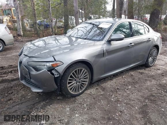 ✅ 2017 Alfa Romeo Giulia Ti • VIN: ZARFAEEN2H7557283 • Lot: 41727660. Listed on IAAI with 85,765 mi. Free auction sales archive from the USA and detailed vehicle history report at DreamBid. Image 2.