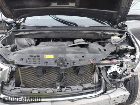 ✅ 2016 Toyota Highlander Limited • VIN: 5TDDKRFH4GS339879 • Lot: 43787140. Listed on IAAI with 150,794 mi. Free auction sales archive from the USA and detailed vehicle history report at DreamBid. Image 10.