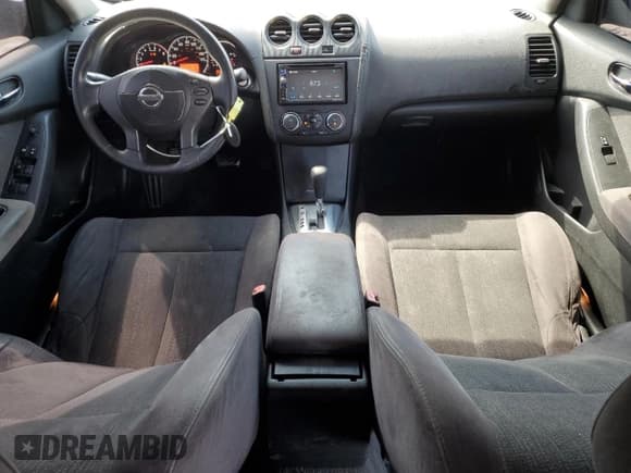 ✅ 2011 Nissan Altima S • VIN: 1N4AL2AP2BC138584 • Lot: 85121575. Wystawiony na Copart z przebiegiem 218 004 mil. Bezpłatny archiwum sprzedaży aukcyjnych z USA i szczegółowy raport historii pojazdu na DreamBid. Zdjęcie 8.