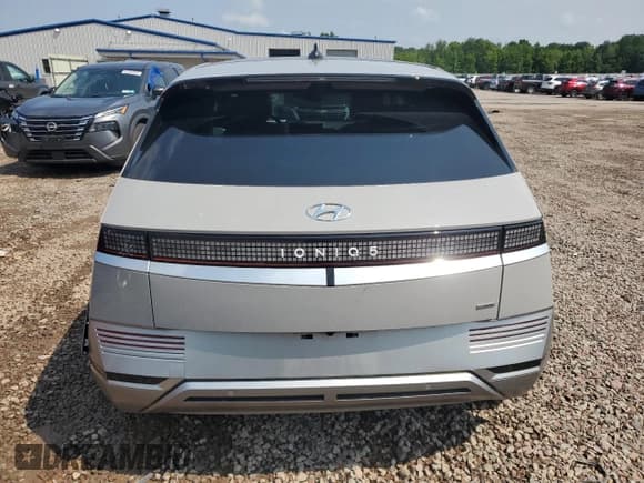 ✅ 2024 Hyundai Ioniq 5 Limited • VIN: KM8KRDDFXRU239402 • Lot: 63258125. Listed on Copart with 7,112 mi. Free auction sales archive from the USA and detailed vehicle history report at DreamBid. Image 6.