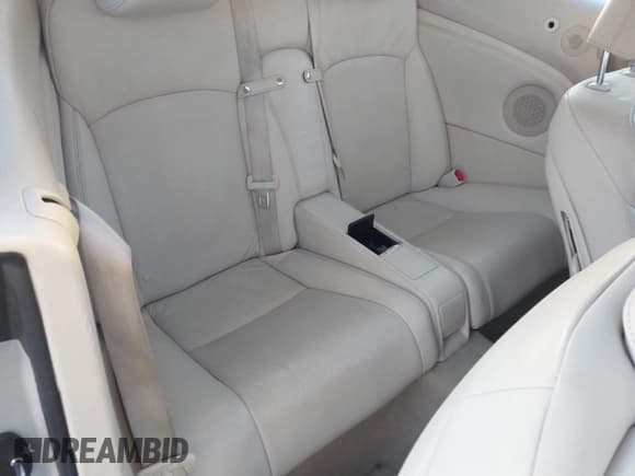 ✅ 2010 Lexus IS 350 C • VIN: JTHFE2C25A2501216 • Lot: 43873225. Listed on IAAI with 130,205 mi. Free auction sales archive from the USA and detailed vehicle history report at DreamBid. Image 8.