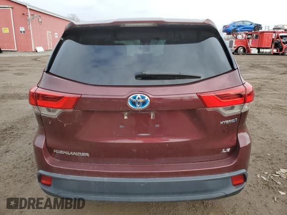 ✅ 2017 Toyota Highlander Hybrid LE • VIN: 5TDBGRFHXHS027902 • Лот: 78424313. Опубликован ранее на Copart с пробегом 325 701 миль. Бесплатный доступ к архиву аукционных продаж из США и подробный отчёт об истории автомобиля на DreamBid. Изображение 6.
