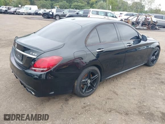 ✅ 2019 Mercedes-Benz C 43 AMG • VIN: 55SWF6EB1KU289964 • Lot: 43192037. Wystawiony na IAAI z przebiegiem 87 993 mil. Bezpłatny archiwum sprzedaży aukcyjnych z USA i szczegółowy raport historii pojazdu na DreamBid. Zdjęcie 4.