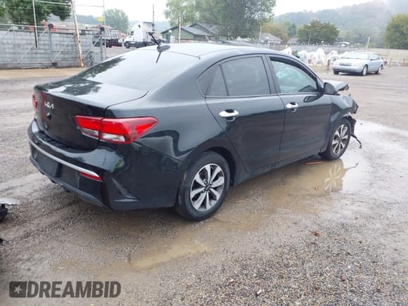 ✅ 2022 Kia Rio S • VIN: 3KPA24AD4NE462065 • Lot: 43241219. Listed on IAAI with 136,938 mi. Free auction sales archive from the USA and detailed vehicle history report at DreamBid. Image 4.