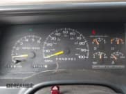 ✅ 1999 Chevrolet Suburban • VIN: 1GNFK16R7XJ471039 • Лот: 43586045. Опубликован ранее на IAAI с пробегом 197 383 миль. Бесплатный доступ к архиву аукционных продаж из США и подробный отчёт об истории автомобиля на DreamBid. Изображение 7.