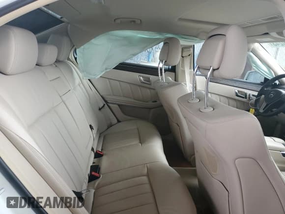 ✅ 2015 Mercedes-Benz E 400 • VIN: WDDHF6FB9FB145246 • Лот: 46570243. Опубликован ранее на Copart с пробегом 75 756 миль. Бесплатный доступ к архиву аукционных продаж из США и подробный отчёт об истории автомобиля на DreamBid. Изображение 10.