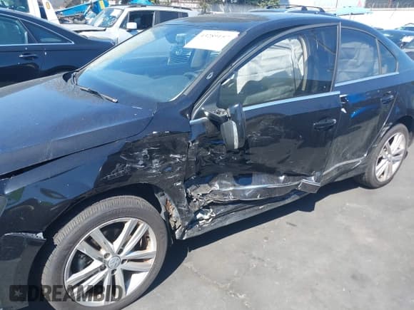 ✅ 2017 Volkswagen Jetta SEL • VIN: 3VWL17AJ9HM399863 • Лот: 43289157. Опубликован ранее на IAAI с пробегом 107 306 миль. Бесплатный доступ к архиву аукционных продаж из США и подробный отчёт об истории автомобиля на DreamBid. Изображение 6.