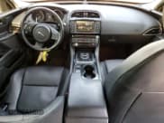 ✅ 2017 Jaguar XE 25t Premium • VIN: SAJAD4BG1HA962003 • Lot: 67956935. Wystawiony na Copart z przebiegiem 77 689 mil. Bezpłatny archiwum sprzedaży aukcyjnych z USA i szczegółowy raport historii pojazdu na DreamBid. Zdjęcie 8.