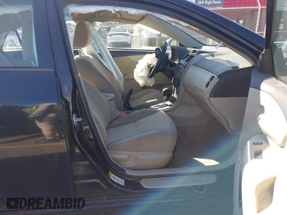 ✅ 2012 Toyota Corolla L • VIN: 2T1BU4EEXCC841617 • Lot: 43460047. Wystawiony na IAAI z przebiegiem 304 514 mil. Bezpłatny archiwum sprzedaży aukcyjnych z USA i szczegółowy raport historii pojazdu na DreamBid. Zdjęcie 5.