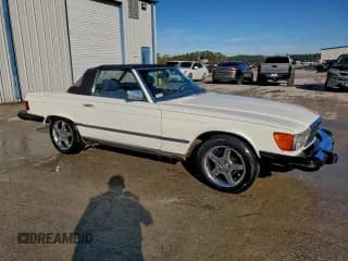 ✅ 1982 Mercedes-Benz 380 SL • VIN: WDBBA45A4CB008561 • Lot: 86286905. Wystawiony na Copart z przebiegiem 142 446 mil. Bezpłatny archiwum sprzedaży aukcyjnych z USA i szczegółowy raport historii pojazdu na DreamBid. Zdjęcie 4.