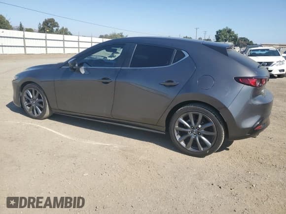 ✅ 2019 Mazda 3 • VIN: JM1BPBJMXK1123383 • Лот: 62372965. Опубликован ранее на Copart с пробегом 57 103 миль. Бесплатный доступ к архиву аукционных продаж из США и подробный отчёт об истории автомобиля на DreamBid. Изображение 2.