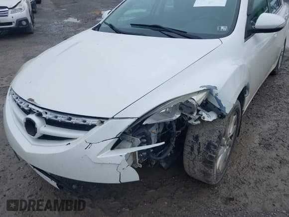 ✅ 2011 Mazda 6 i Touring • VIN: 1YVHZ8CH3B5M16942 • Lot: 42348573. Listed on IAAI with 240,098 mi. Free auction sales archive from the USA and detailed vehicle history report at DreamBid. Image 6.