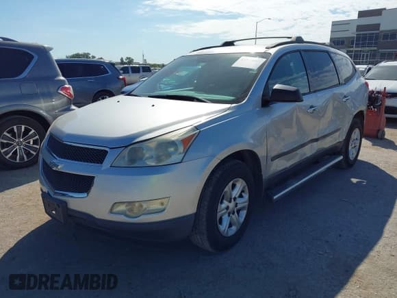 ✅ 2012 Chevrolet Traverse LS • VIN: 1GNKRFED0CJ203957 • Лот: 43375085. Опубликован ранее на IAAI с пробегом 174 348 миль. Бесплатный доступ к архиву аукционных продаж из США и подробный отчёт об истории автомобиля на DreamBid. Изображение 2.