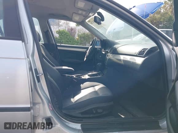 2002 BMW 3 Series 325xi z VIN WBAEU33472PF66614, wystawiony jako IAAI lot #43524726 z przebiegiem Nie podano mil oraz . Historia ofert i sprzedaży dostępna na DreamBid. Obrazek 5.