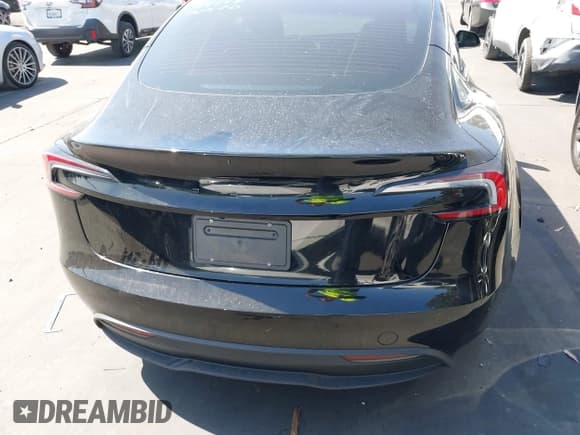 ✅ 2024 Tesla Model 3 • VIN: 5YJ3E1EA1RF821113 • Lot: 42503997. Wystawiony na IAAI z przebiegiem 9 565 mil. Bezpłatny archiwum sprzedaży aukcyjnych z USA i szczegółowy raport historii pojazdu na DreamBid. Zdjęcie 17.