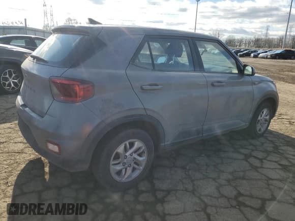 ✅ 2022 Hyundai Venue SE • VIN: KMHRB8A38NU140981 • Lot: 82435844. Listed on Copart with 30,678 mi. Free auction sales archive from the USA and detailed vehicle history report at DreamBid. Image 3.