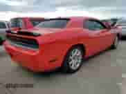 2010 Dodge Challenger R/T z VIN 2B3CJ5DT2AH146295, wystawiony jako Copart lot #74652604 z przebiegiem Nie podano mil oraz Szkoda całkowita • Salvage title. Historia ofert i sprzedaży dostępna na DreamBid. Obrazek 3.