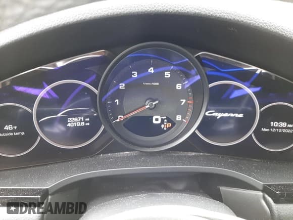 ✅ 2019 Porsche Cayenne • VIN: WP1AA2AY2KDA17863 • Лот: 69952462. Опубликован ранее на Copart с пробегом 22 671 миль. Бесплатный доступ к архиву аукционных продаж из США и подробный отчёт об истории автомобиля на DreamBid. Изображение 9.