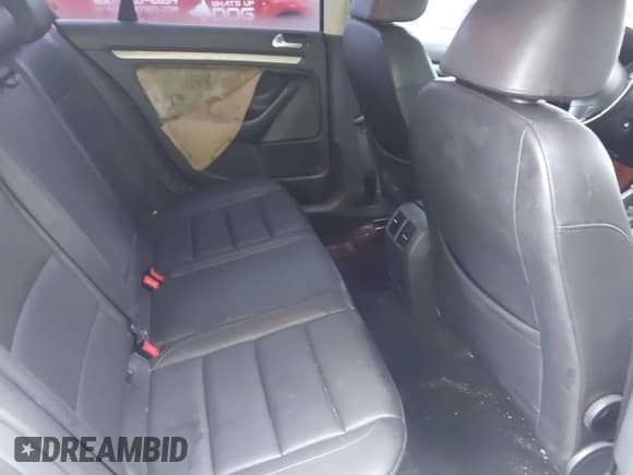 ✅ 2010 Volkswagen Jetta Limited Edition • VIN: 3VWAZ7AJ2AM113258 • Lot: 42204340. Listed on IAAI with 137,306 mi. Free auction sales archive from the USA and detailed vehicle history report at DreamBid. Image 8.