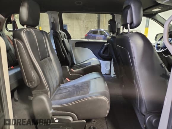 ✅ 2018 Dodge Grand Caravan SXT • VIN: 2C4RDGCG1JR238847 • Lot: 90864705. Wystawiony na Copart z przebiegiem 121 212 mil. Bezpłatny archiwum sprzedaży aukcyjnych z USA i szczegółowy raport historii pojazdu na DreamBid. Zdjęcie 11.