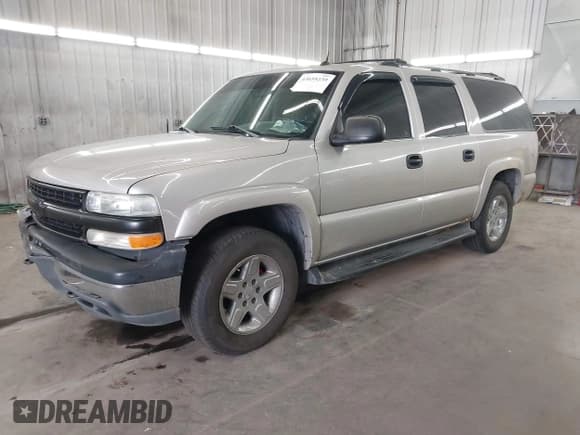 ✅ 2004 Chevrolet Suburban LS • VIN: 3GNFK16Z34G188909 • Lot: 43655239. Listed on IAAI with 272,578 mi. Free auction sales archive from the USA and detailed vehicle history report at DreamBid. Image 2.