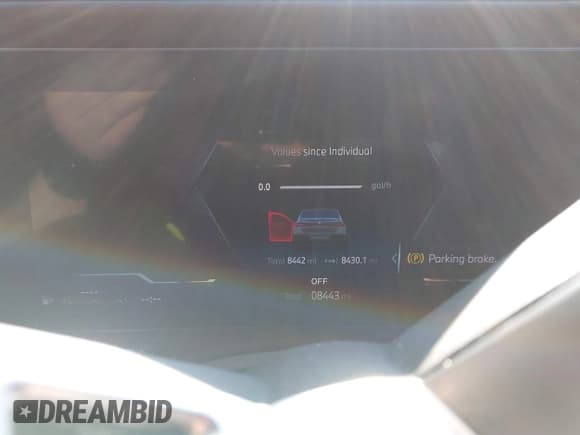 ✅ 2025 BMW 7 Series 740i xDrive • VIN: WBA33EH0XSCU64997 • Lot: 43517267. Wystawiony na IAAI z przebiegiem 8 443 mil. Bezpłatny archiwum sprzedaży aukcyjnych z USA i szczegółowy raport historii pojazdu na DreamBid. Zdjęcie 7.