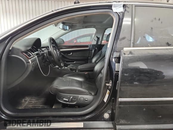 ✅ 2009 Audi A8 4.2L • VIN: WAUMV94E29N000933 • Лот: 69748355. Опубликован ранее на Copart с пробегом Не указан. Бесплатный доступ к архиву аукционных продаж из США и подробный отчёт об истории автомобиля на DreamBid. Изображение 12.