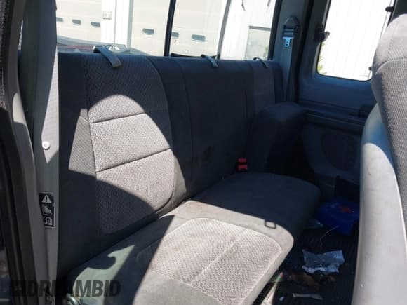 ✅ 2002 Ford F-350 XL • VIN: 1FTSX31F42EB85488 • Lot: 42072577. Listed on IAAI with 640,079 mi. Free auction sales archive from the USA and detailed vehicle history report at DreamBid. Image 8.