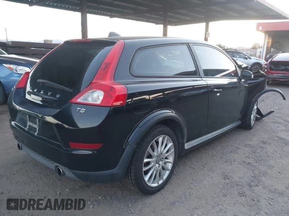 ✅ 2011 Volvo C30 • VIN: YV1672MK7B2196663 • Лот: 43508344. Опубликован ранее на IAAI с пробегом 105 733 миль. Бесплатный доступ к архиву аукционных продаж из США и подробный отчёт об истории автомобиля на DreamBid. Изображение 4.